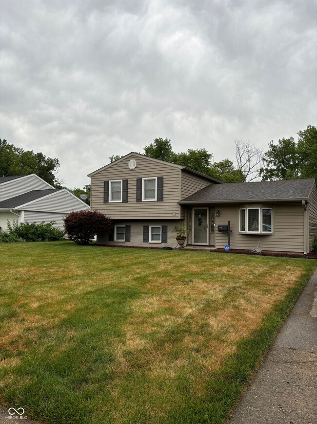 3077 Hawcreek Blvd, Columbus, IN 47203 - photo 2