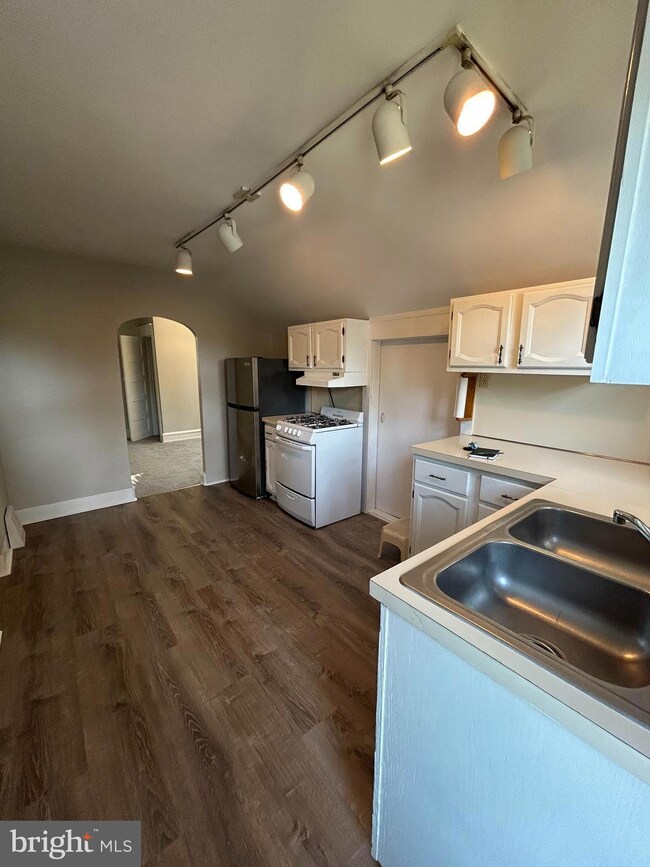 915 Park Ave unit B, Collingswood, NJ 08108 - photo 7