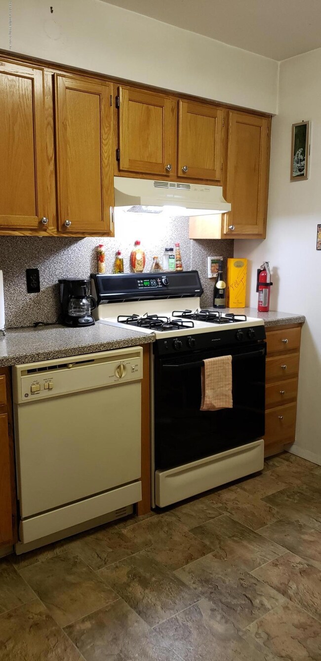 946 Clove Rd, Staten Island, NY 10301 - photo 4