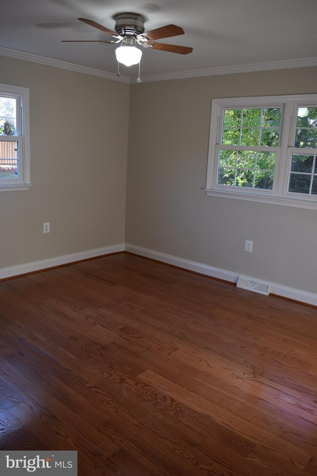 508 Hill Rd, Hyattsville, MD 20785 - photo 7