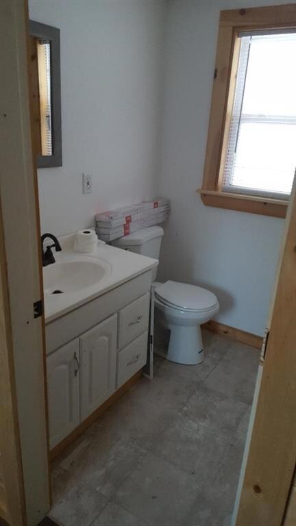 Full bath with tub shower unit off...