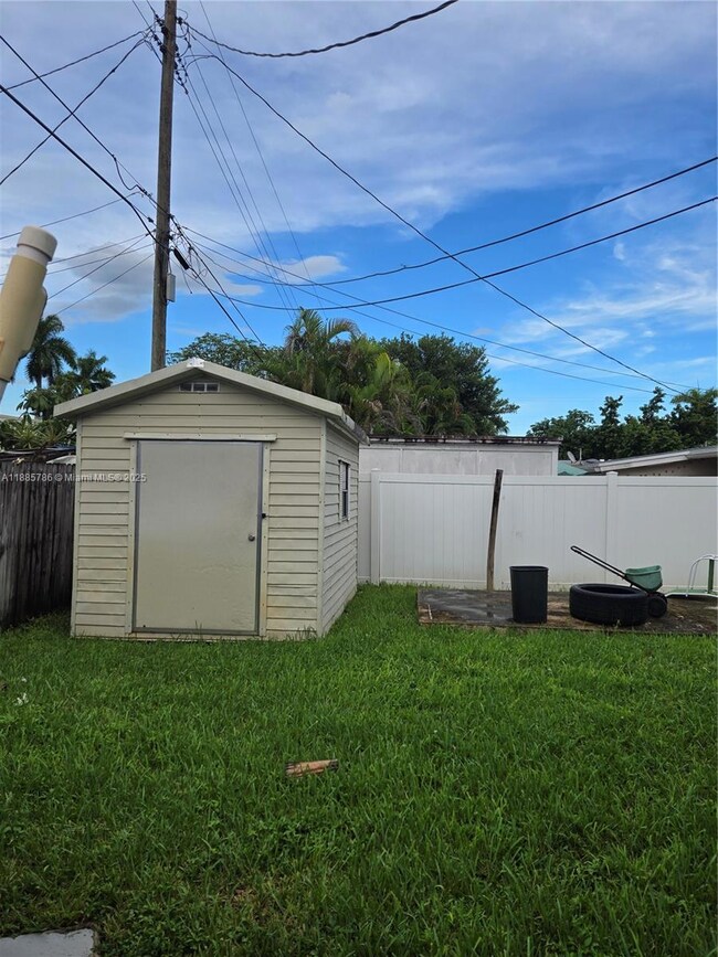 6129 Royal Palm Blvd, Margate, FL 33063 - photo 7