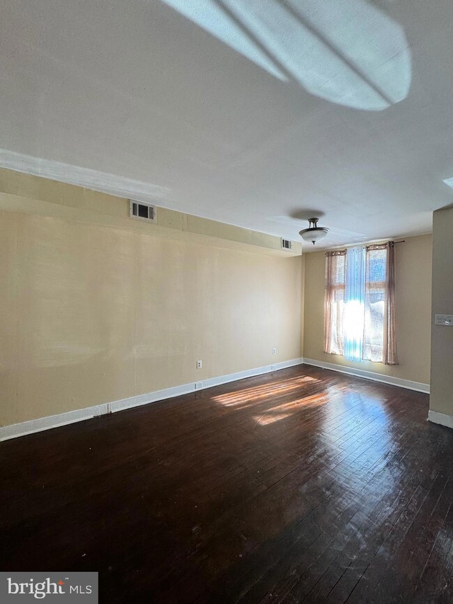 1650 Cliftview Ave, Baltimore, MD 21213 - photo 3