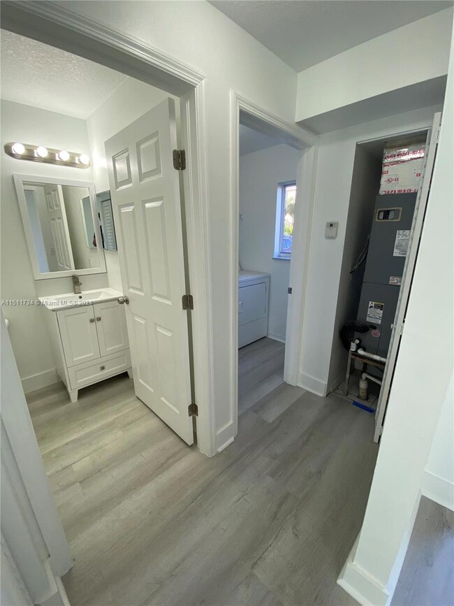 8394 SW 152nd Ave unit 30, Miami, FL 33193 - photo 4