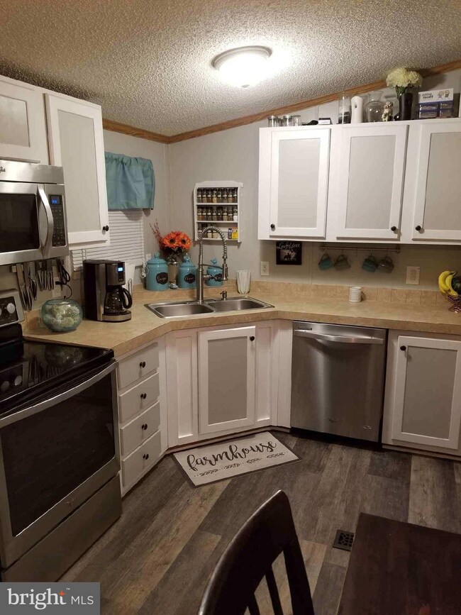 12068 Monterey Rd, Ruther Glen, VA 22546 - photo 3