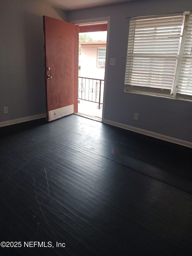 1145 W 25th St unit 4, Jacksonville, FL 32209 - photo 2