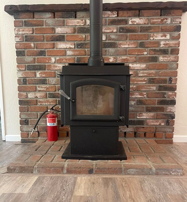 302 Mountain View Rd unit 2, Calpine, CA 96124 - photo 6