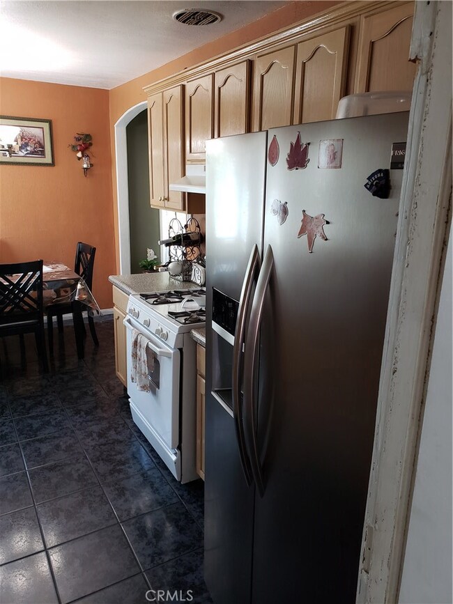 14866 Rosemary Dr, Fontana, CA 92335 - photo 5