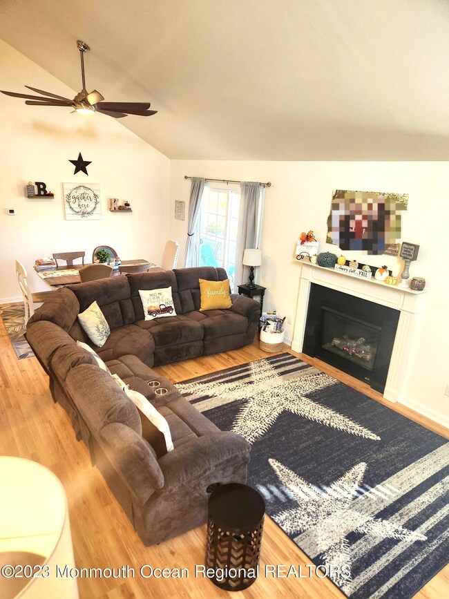 40 Des Moines Ct, Tinton Falls, NJ 07712 - photo 3