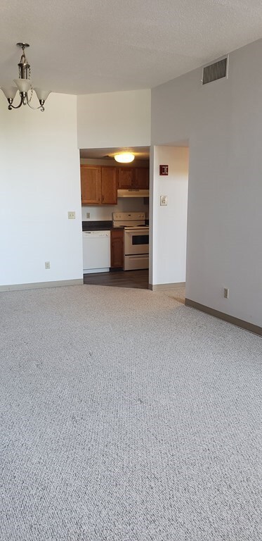 147 Rawson Rd unit 105, Quincy, MA 02170 - photo 7