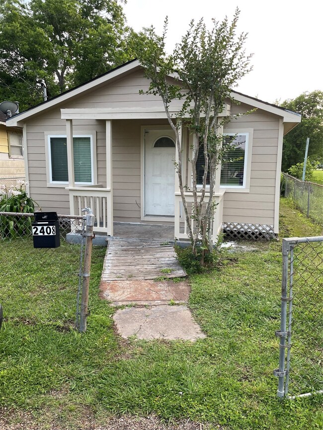 2408 Avenue B, Bay City, TX 77414 - photo 6