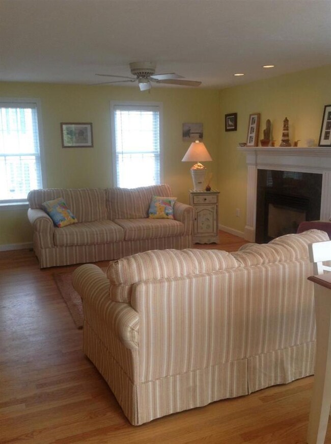 549 Center St unit 6, Dennis Port, MA 02639 - photo 3