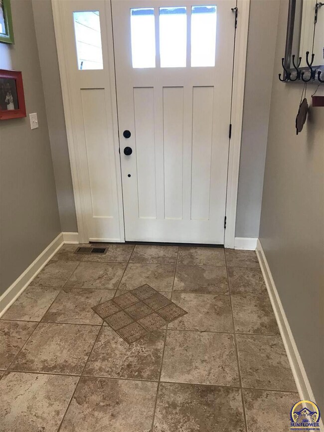 4537 SW Deer Trail St, Topeka, KS 66610 - photo 7