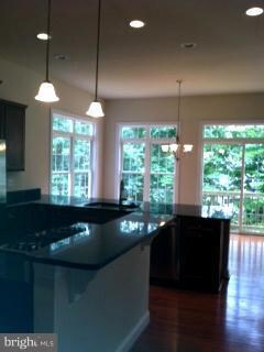 9120 Ridgely Dr, Lorton, VA 22079 - photo 7