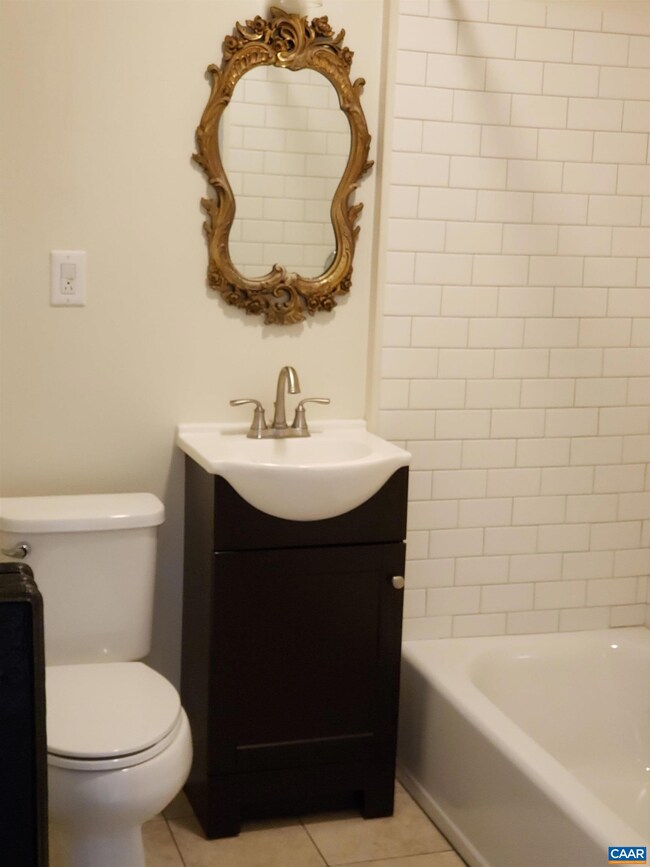 405 Altamont St unit UP, Charlottesville, VA 22902 - photo 4