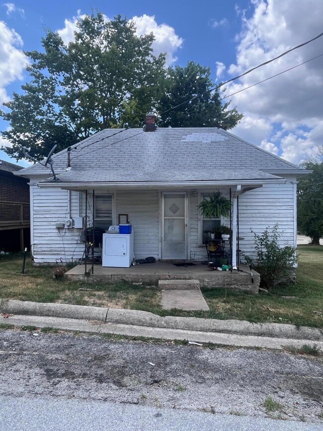 107 N Lister St, Ava, MO 65608 - photo 5