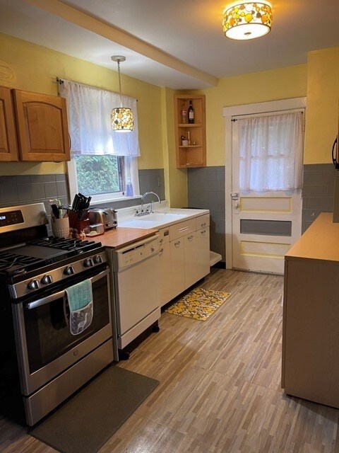 1610 Mcminn St, Aliquippa, PA 15001 - photo 3