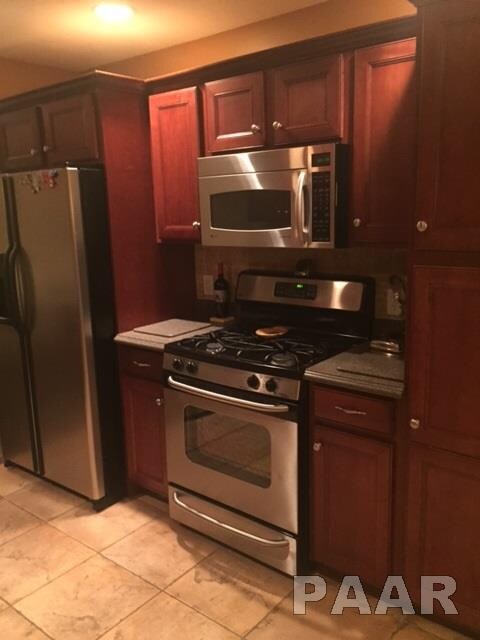 4614 N Weaverridge Blvd, Peoria, IL 61615 - photo 3