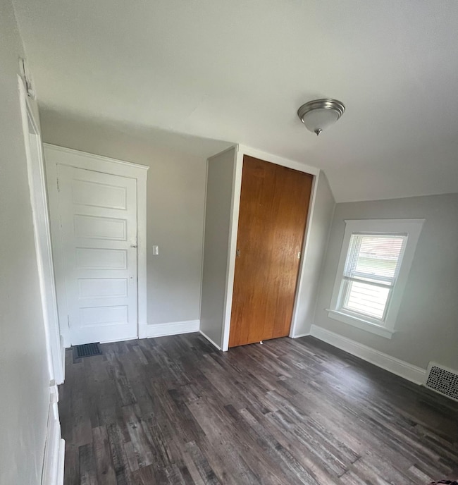 1014 Oak St, Beloit, WI 53511 - photo 5