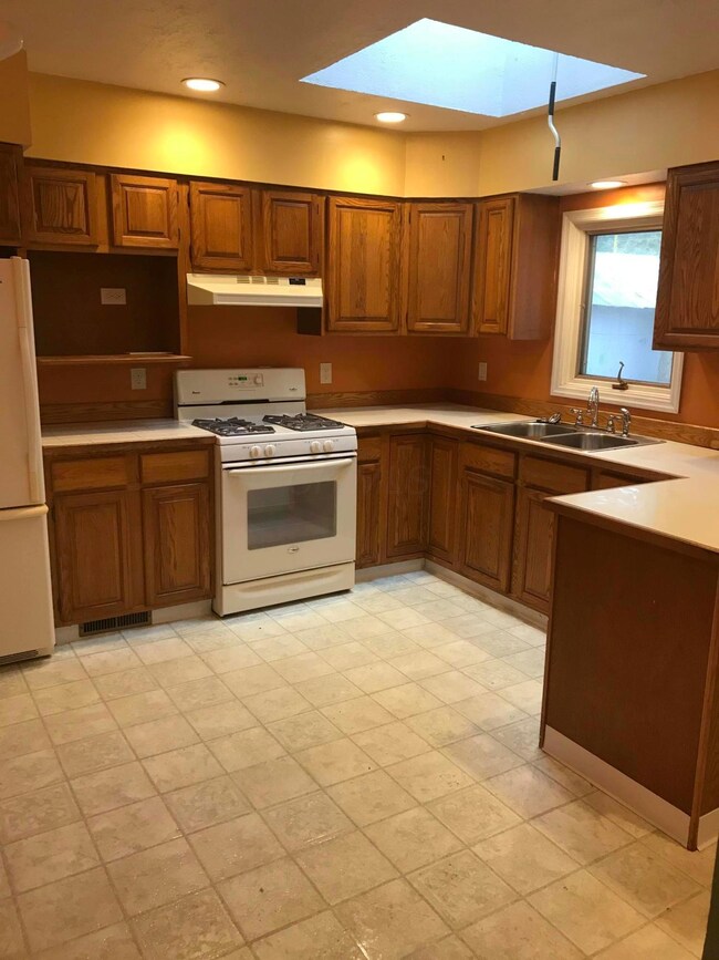 Kitchen 1