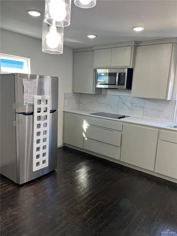 1017 Miller Ave, Mission, TX 78572 - photo 6