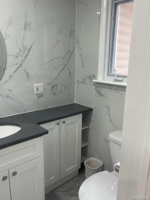 30 Grace St unit 3, Oyster Bay, NY 11771 - photo 4