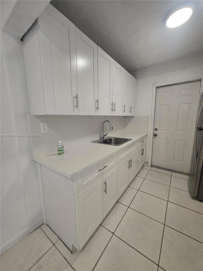 1400 N 17th Ave unit 1, Hollywood, FL 33020 - photo 3