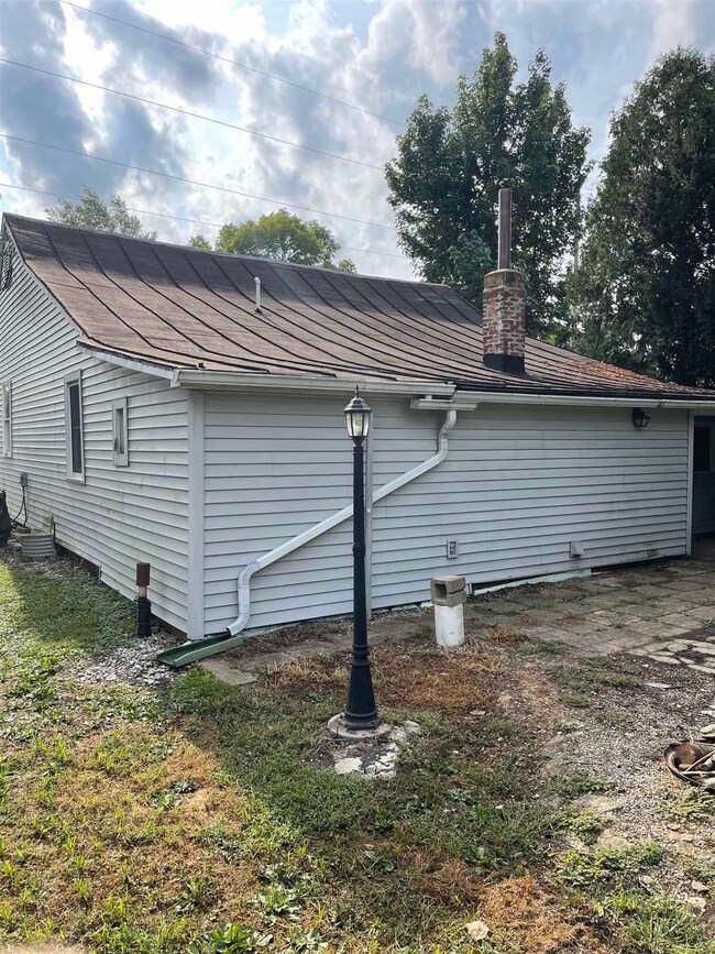 10686 Wabash St, La Fontaine, IN 46940 - photo 4