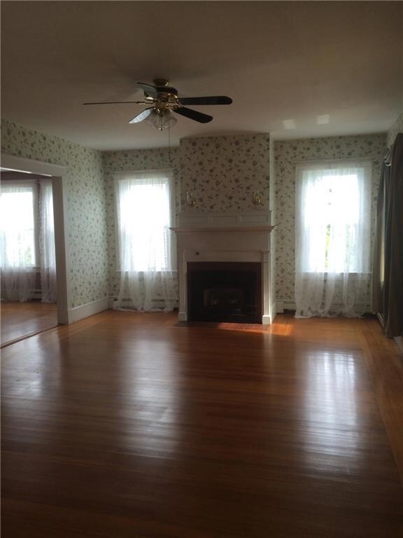 160 Gibbs Ave, Newport, RI 02840 - photo 4