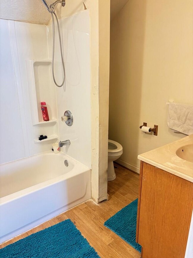 599 E 2nd St, Chillicothe, OH 45601 - photo 5