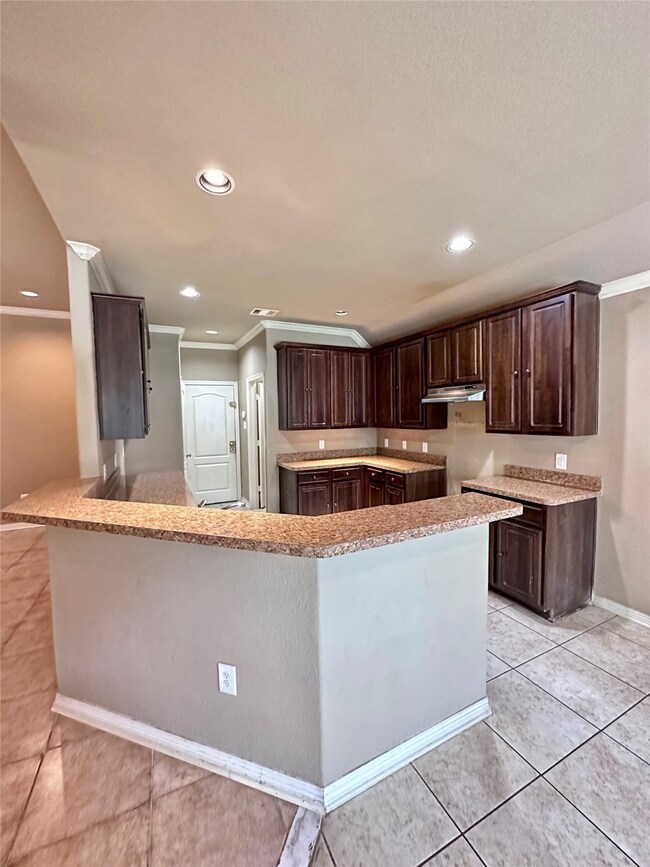 4844 Briscoe St, Houston, TX 77033 - photo 6