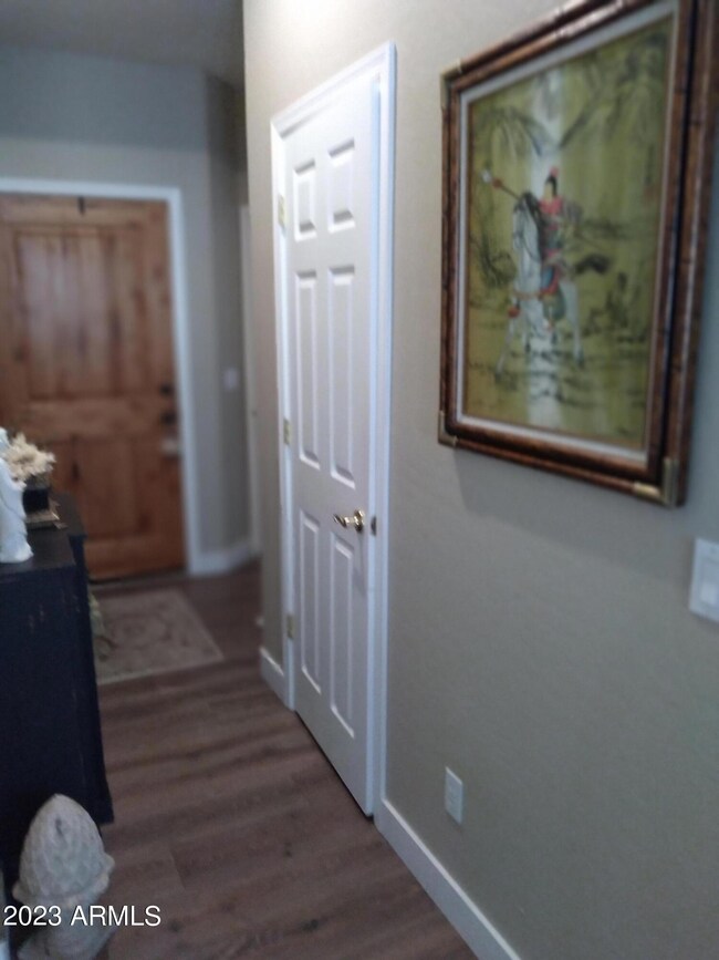 CHEYENNE INSIDE ENTRY