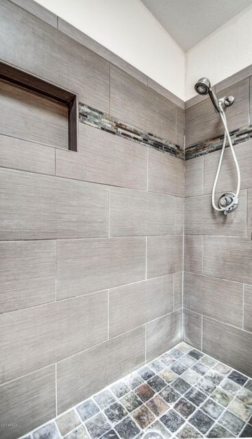 MASTER BATH 4