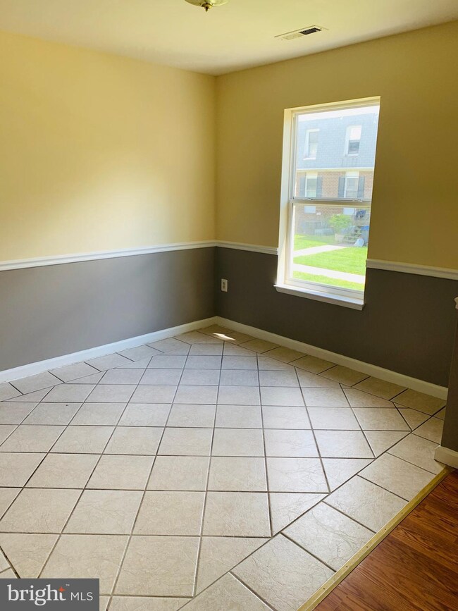 549 W Diamond Ave, Gaithersburg, MD 20877 - photo 5