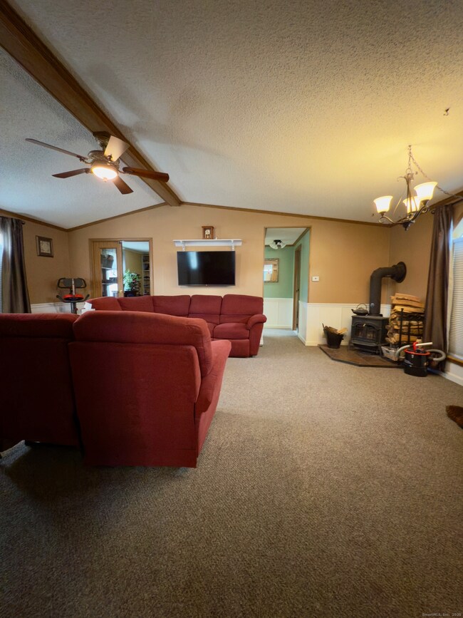 108 Clark Rd unit TRLR 85, Naugatuck, CT 06770 - photo 7