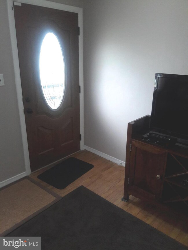 9304 Fontana Dr, Lanham, MD 20706 - photo 5