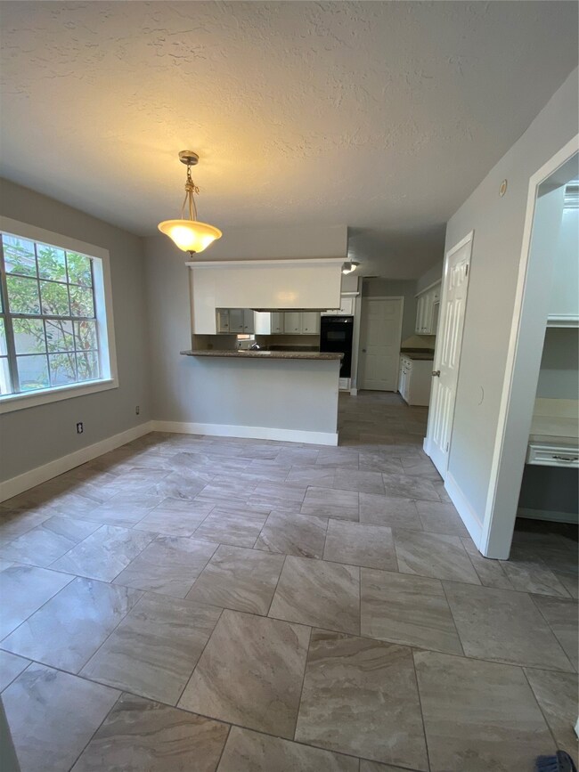 902 Appomattox Dr, Spring, TX 77380 - photo 5