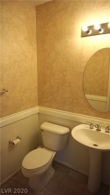 Guest 1/2 Bathroom Downstairs