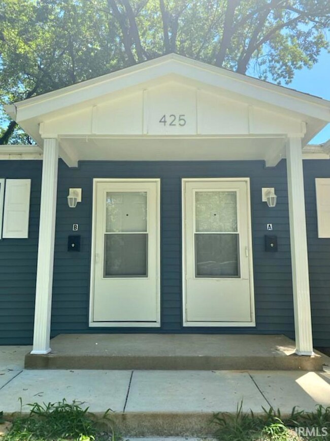 425 Cypress St unit B, Newburgh, IN 47630 - photo 2