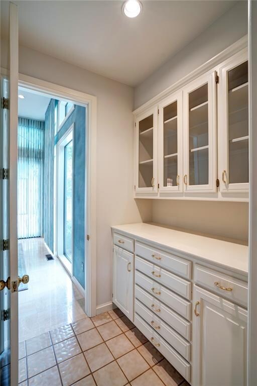Butlers Pantry gives access to dining room from ki