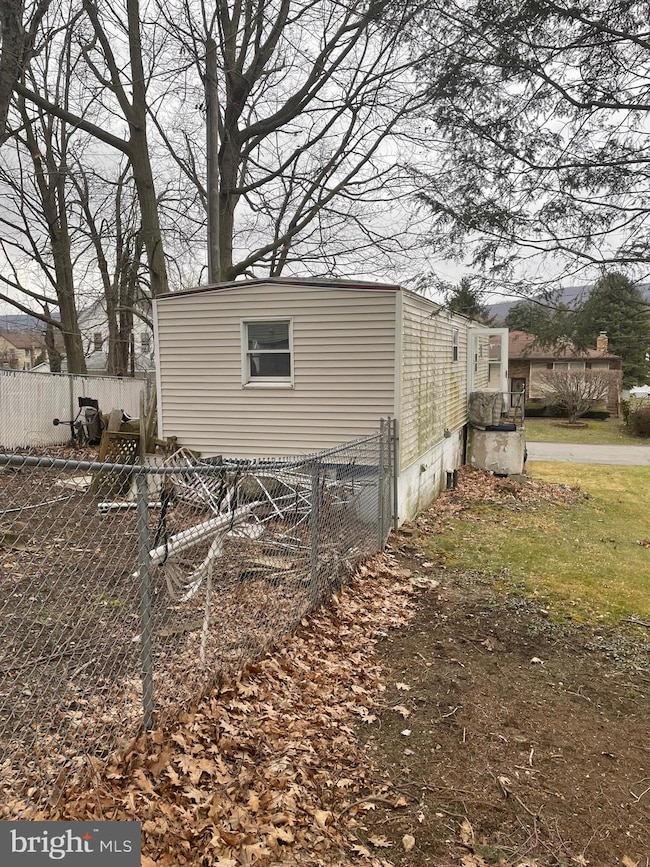 144 E Pine St, Dunmore, PA 18512 - photo 4