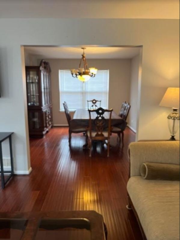 1217 Mayfair Dr, Carpentersville, IL 60110 - photo 4