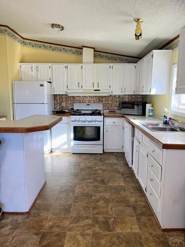 805 7th St, Fowler, CO 81039 - photo 4