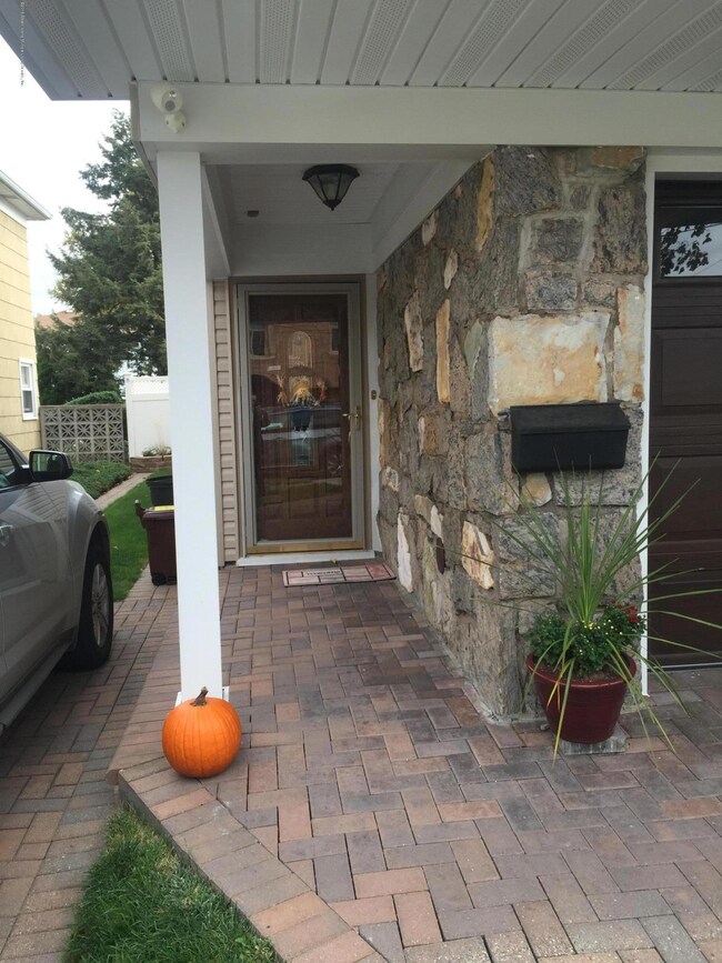 41 Cambridge Ave, Staten Island, NY 10314 - photo 3