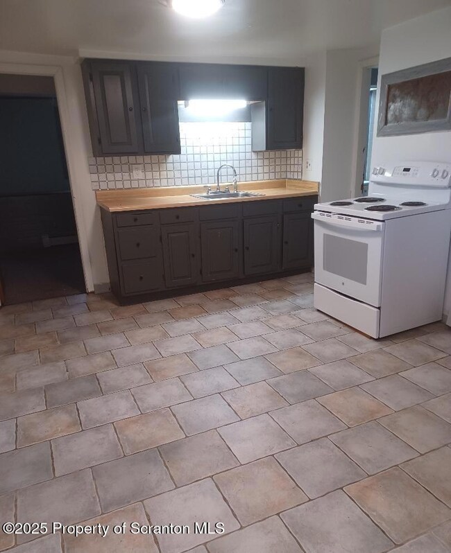 826 Prospect Ave unit Basement, Scranton, PA 18505 - photo 2