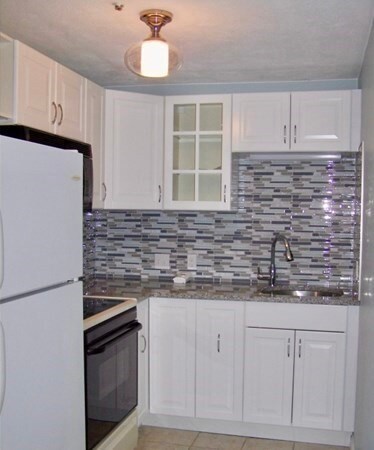 11 Riverside Ave unit 208, Danvers, MA 01923 - photo 4