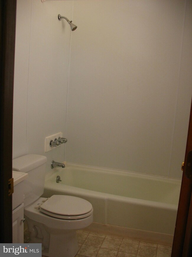 44477 Clarkes Landing Rd unit 2, Hollywood, MD 20636 - photo 6