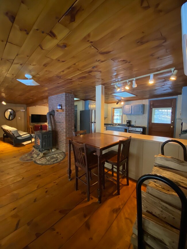 512 Hinesburg Rd, Brattleboro, VT 05301 - photo 6