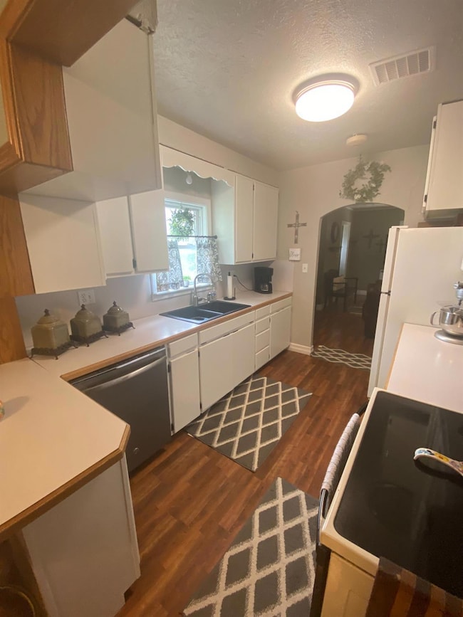 414 E 5th St, Hugoton, KS 67951 - photo 6