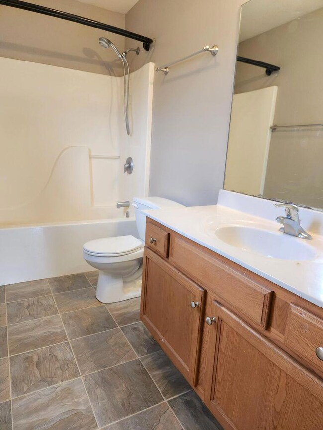 313 Bay Pointe Ln, Columbia, MO 65201 - photo 5